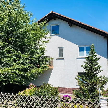 Platzhirsch * Mücke