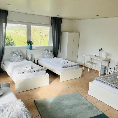 Platzhirsch * Mücke