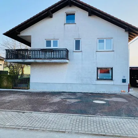 Platzhirsch * Mücke